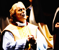 Guy de Mey - Dialogues des Carmélites (Poulenc) 'L'aumonier' - VLaamse Opera © Annemie Augustijns
